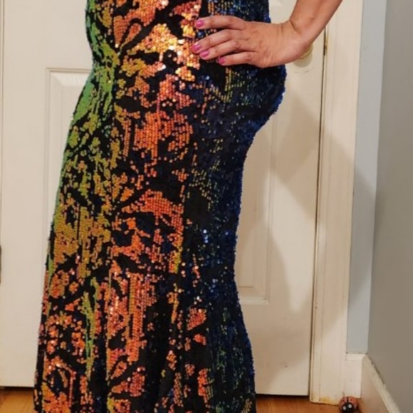 FORMAL/PROM DRESS - Picture 5 of 6